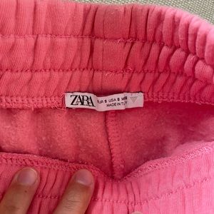 Super cute & comfy Zara sweats. Cropped leg. Pink. So fun!